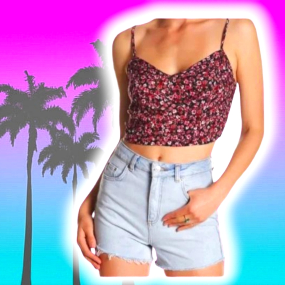 NWT Women's CAD Red & Black Floral Crop Top Size: M
